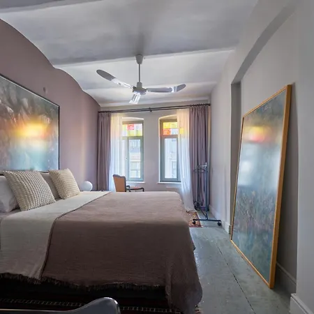 Historical In Galata Apartment