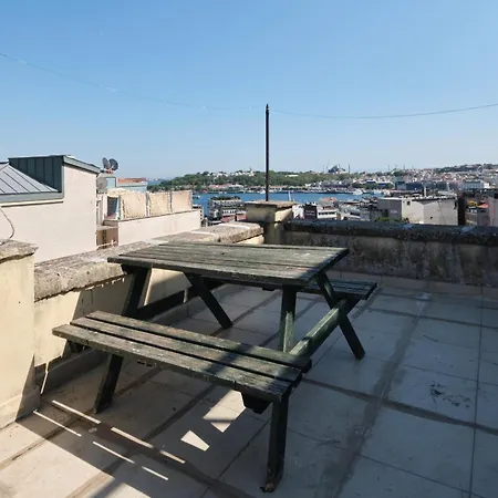 Apartment Historical In Galata *
